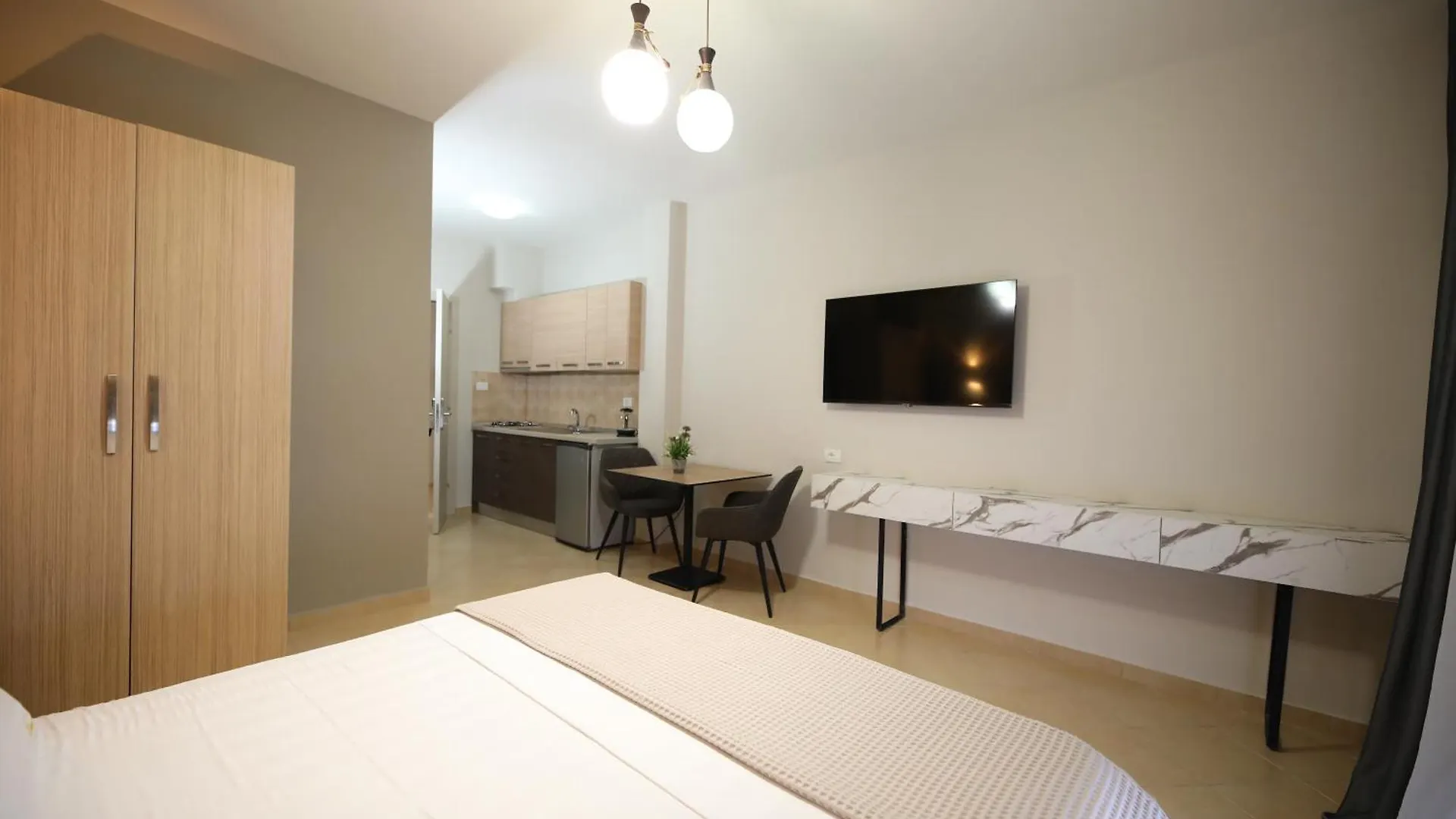 Hotel Erjuma Vlora 3*,